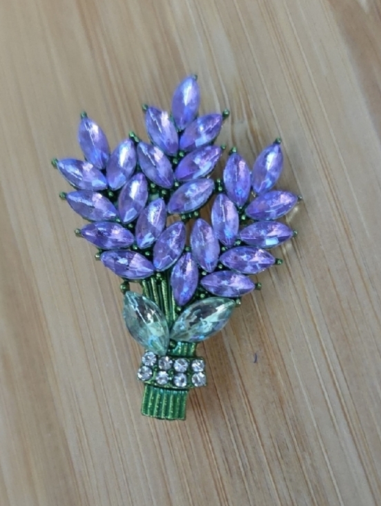 Fashion Jewelry Jewelry - Lavender Brooch FULL Of Simulated Amethyst blossoms